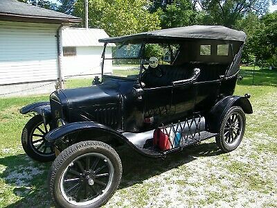 1925 Ford Model T Touring Car