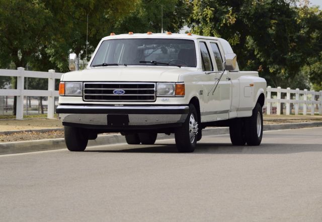 1991 Ford F-350 XLT LARIAT-CREW CAB-DUALLY-EXTRA CLEAN